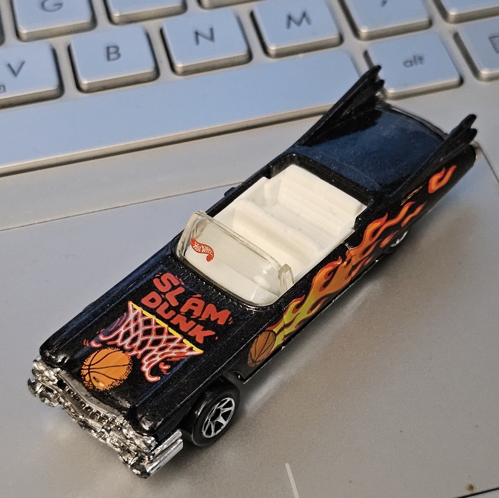 1995 Hot wheels Cadillac caddy slam dunk diecast car